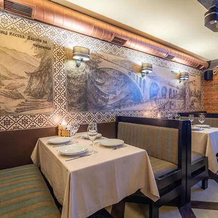 Karpatski & Hotel 2*