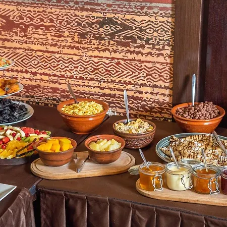 Karpatski & Hotel 2*