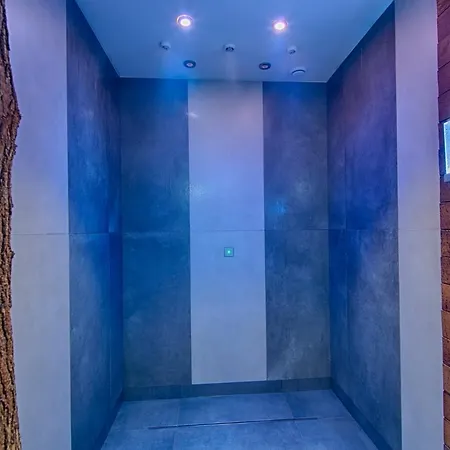 Karpatski & Hotel 2*