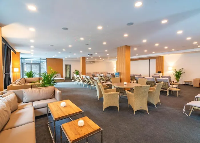 Karpatski & Otel 2*
